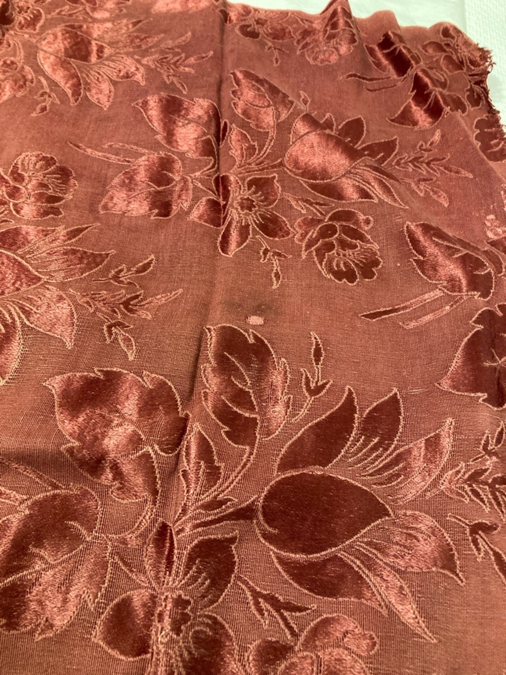 Fabulous 1930s velvet rayon fabric remnant - Picture 2 of 12